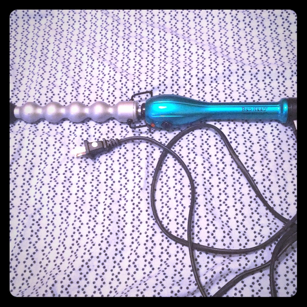 Bed head curler